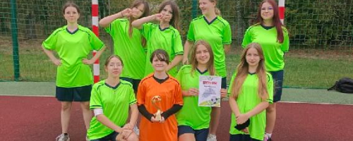 Dąbie Górą w gminnych zawodach mini piłki nożnej dziewcząt!