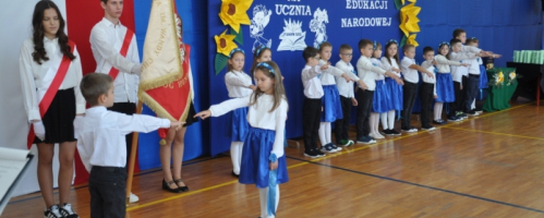 Pasowanie na ucznia – uroczysty dzień w Szkole Podstawowej im. Wandy Chotomskiej w Dąbiu